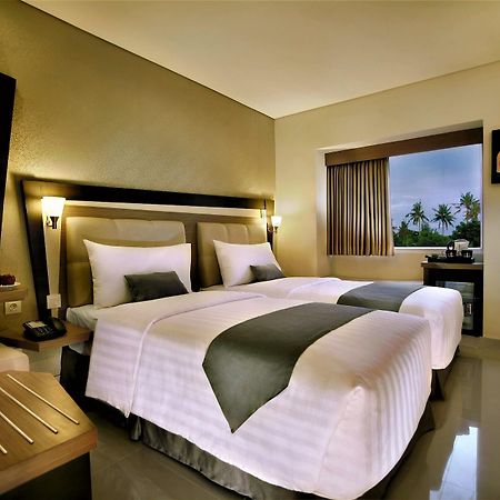 Hotel Neo - Kuta, Jelantik Legian Exterior foto