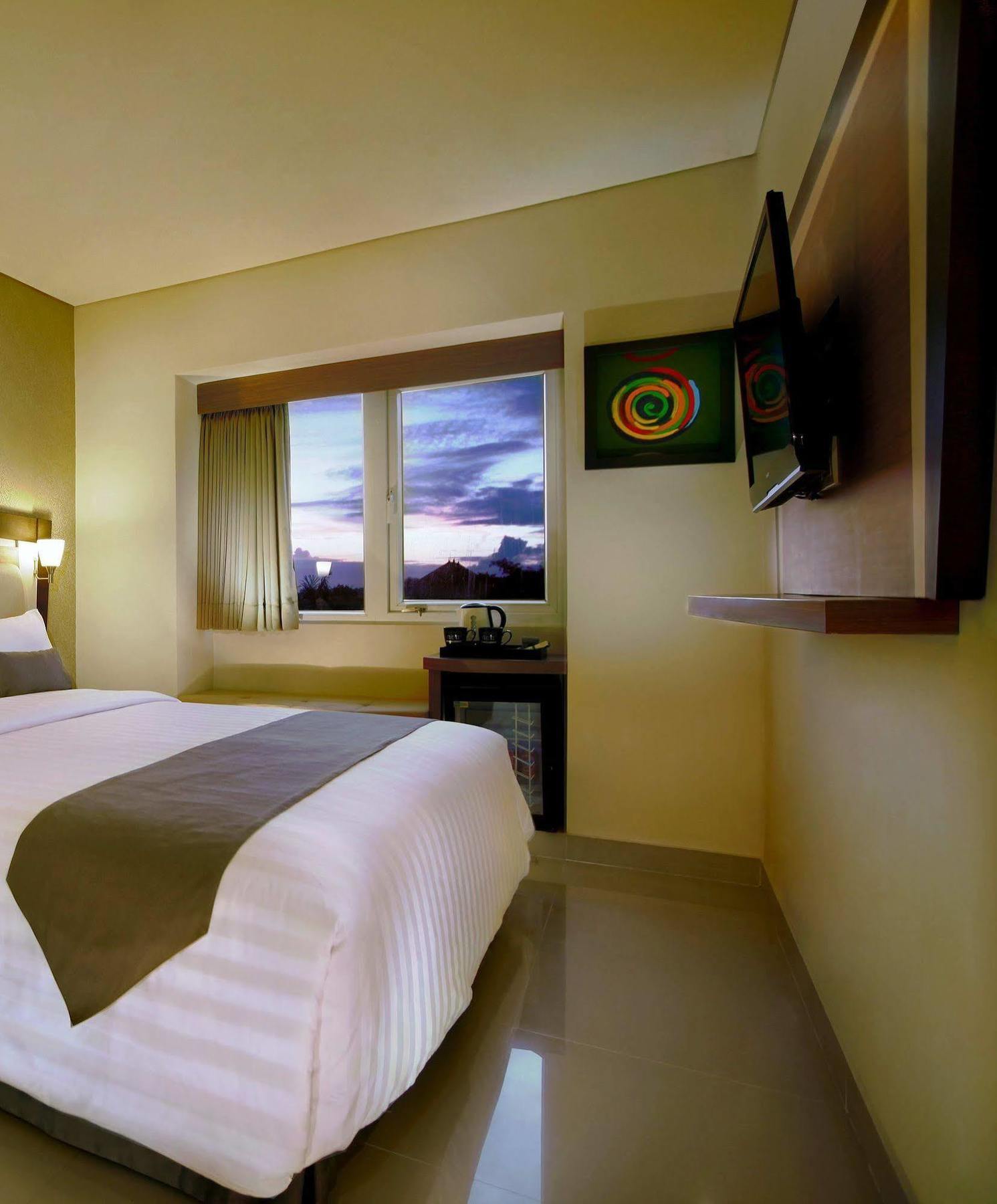 Hotel Neo - Kuta, Jelantik Legian Exterior foto